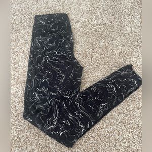 Carly Jean Los Angeles leggings. Black and white pattern.